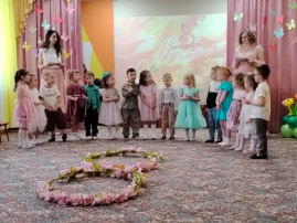 8 Марта в Родничке 8 Марта в Родничке.